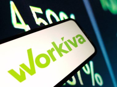 Konskie, Polonya - 26 Mayıs 2024: Workiva şirket logosu cep telefonunda sergilendi