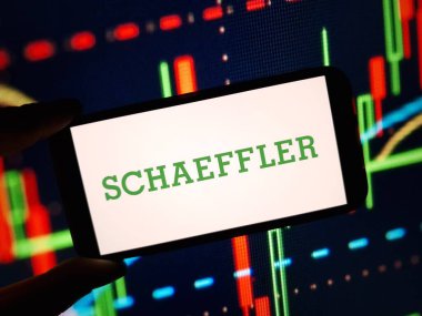 Konskie, Polonya - 27 Mayıs 2024: Schaeffler şirket logosu cep telefonunda sergilendi
