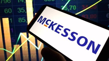 Konskie, Polonya - 15 Kasım 2024: McKesson şirket logosu cep telefonunda sergilendi