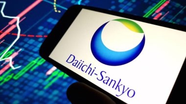 Konskie, Polonya - 18 Kasım 2024: Daiichi Sankyo şirket logosu cep telefonunda sergilendi