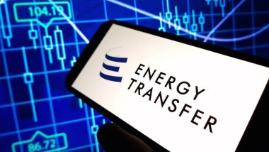 Konskie, Polonya - 18 Kasım 2024: Enerji Transfer Ortakları şirketinin logosu cep telefonunda sergilendi