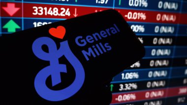 Konskie, Polonya - 24 Kasım 2024: General Mills şirket logosu cep telefonunda sergilendi