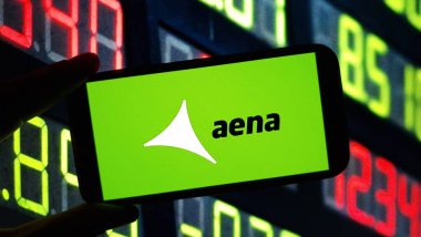 Konskie, Polonya - 24 Kasım 2024: Aena şirket logosu cep telefonunda sergilendi