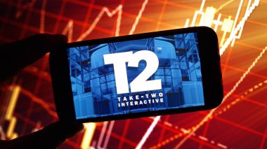 Konskie, Polonya - 24 Kasım 2024: Cep telefonunda gösterilen 2 Interactive şirket logosunu alın