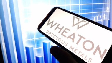 Konskie, Polonya - 24 Kasım 2024: Wheaton Precious Metals şirket logosu cep telefonunda sergilendi
