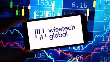 Konskie, Polonya - 30 Kasım 2024: WiseTech Global şirket logosu cep telefonunda sergilendi