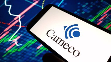 Konskie, Polonya - 02 Aralık 2024: Cameco şirket logosu cep telefonunda sergilendi