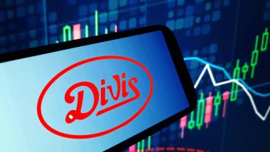 Konskie, Polonya - 03 Aralık 2024: Divis Laboratuvarları şirket logosu cep telefonunda sergilendi