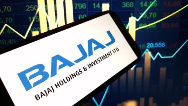 Konskie, Polonya - 08 Aralık 2024: Bajaj Holding ve Yatırım şirketi logosu cep telefonunda sergilendi