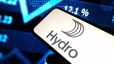 Konskie, Polonya - 14 Aralık 2024: Norsk Hidrolik Şirketi logosu cep telefonunda sergilendi