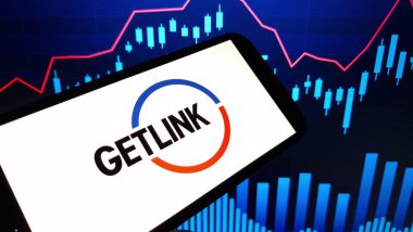 Konskie, Polonya - 25 Aralık 2024: Getlink şirket logosu cep telefonunda sergilendi