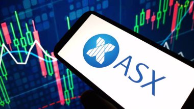 Konskie, Polonya - 25 Aralık 2024: ASX şirket logosu cep telefonunda sergilendi