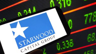 Konskie, Polonya - 01 Mart 2025: Starwood Sermaye Grubu logosu cep telefonunda sergilendi
