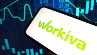 Konskie, Polonya - 25 Mart 2025: Workiva şirket logosu cep telefonunda sergilendi
