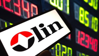 Konskie, Polonya - 26 Mart 2025: Olin şirket logosu cep telefonunda sergilendi