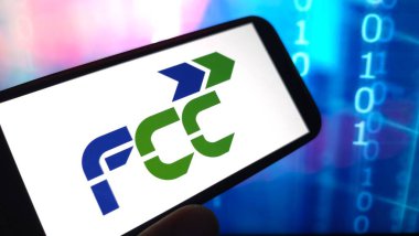 Konskie, Polonya - Nisan 06, 2025: Fomento de Construcciones y Contratas şirket logosu cep telefonunda sergilendi