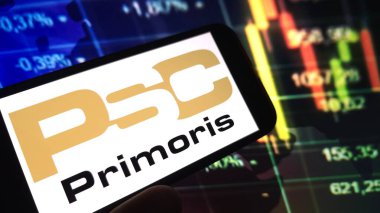 Konskie, Polonya - 12 Nisan 2025: Primoris Services Corporation logosu cep telefonunda sergilendi