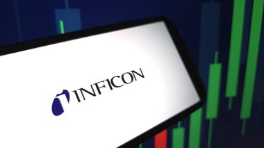 Konskie, Polonya - 03 Ağustos 2025: Inficon şirket logosu cep telefonunda sergilendi