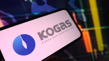 Konskie, Polonya - 24 Ağustos 2025: Kore Gaz Şirketi logosu cep telefonunda sergilendi