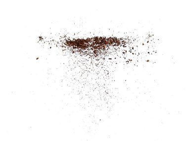 Siyah çay tozu ya da kuru toz çay tozu karıştırılıp kurutulduktan sonra çay yaprağı. Beyaz arka planda Seylan çayı örneği, beyaz arka plan izole yüksek hız kepenk, dondurucu hareket.