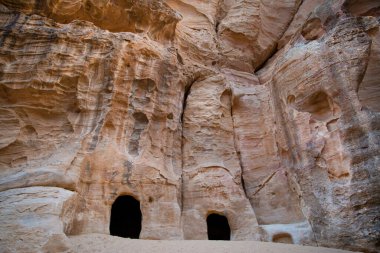 Little Petra, Ürdün 'deki dağlarda oyulmuş bir bina. Antik nabatean 'lar kaldı. 