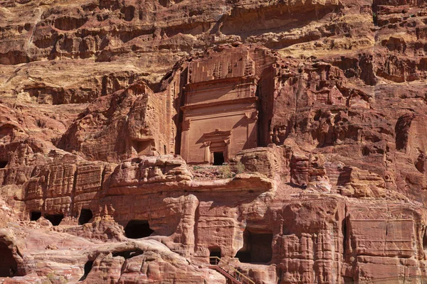 Straat Van Gevels Het Oude Petra Archeologisch Park Jordanië Wadi — Stockfoto