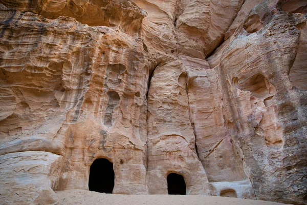 Edificio Scolpito Sulle Montagne Little Petra Giordania Antichi Resti Nabatei — Foto Stock