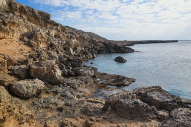 Kıbrıs Rum Kesimi Aiya Napa yakınlarındaki Cape Greco 'nun güzel manzarası. 