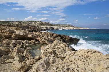 Kıbrıs Rum Kesimi Aiya Napa yakınlarındaki Cape Greco 'nun güzel manzarası. 