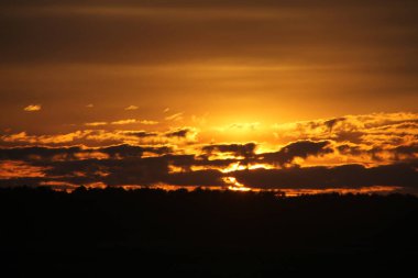 Güzel turuncu gün batımı.