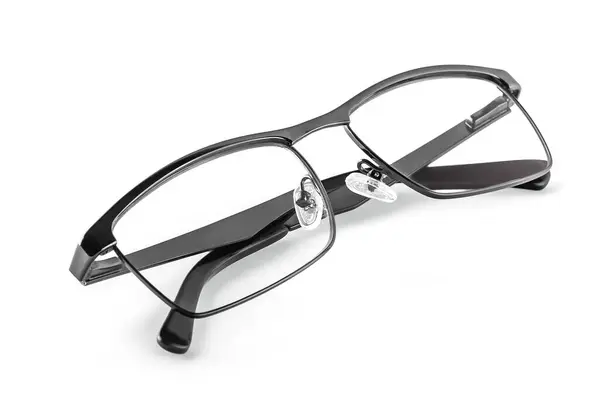 Beyaz arka planda izole edilmiş bir iş adamı için şık siyah gözlükler. Tasarım için.