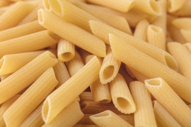 Buğday makarnası. Açılı ön görünüm.