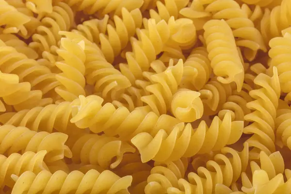 Buğday makarnası. Açılı ön görünüm.