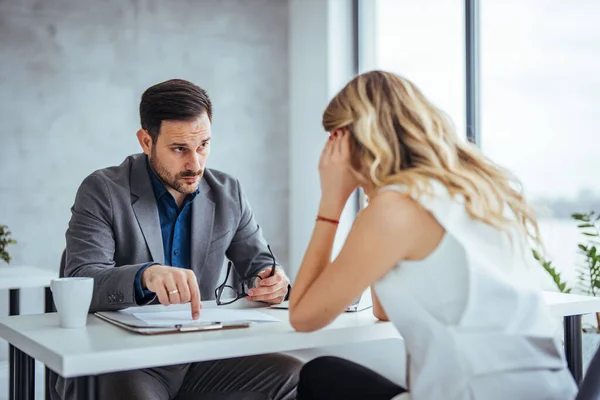 Mad Male Worker Yelling Female Colleague Asking Her Leave Office — Stock Photo, Image