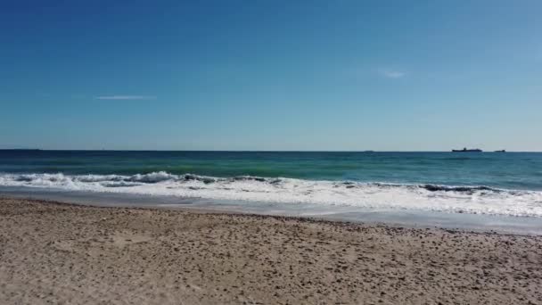 Камера Рухається Прямо Піщаного Пляжу Моря Відео — стокове відео