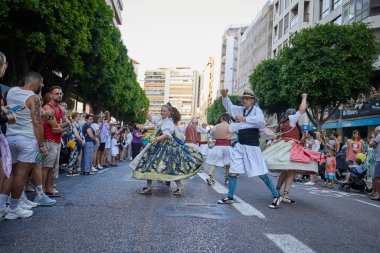 Valencia, İspanya - 24 Haziran 2023: Valencia 'da LGBT Gay Gururunu kutlayan protestocular. Homoseksüel, lezbiyen, insan hakları, Igbt gurur kavramı.