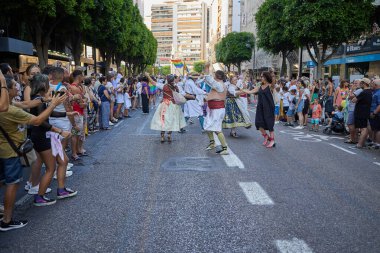 Valencia, İspanya - 24 Haziran 2023: Valencia 'da LGBT Gay Gururunu kutlayan protestocular. Homoseksüel, lezbiyen, insan hakları, Igbt gurur kavramı.
