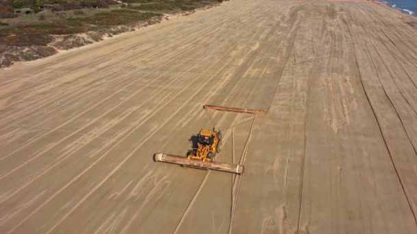 スペイン バレンシアのサレールのビーチ 2023年10月7日 ビーチ改装の空中ビュー ビーチの幅を広げる — ストック動画