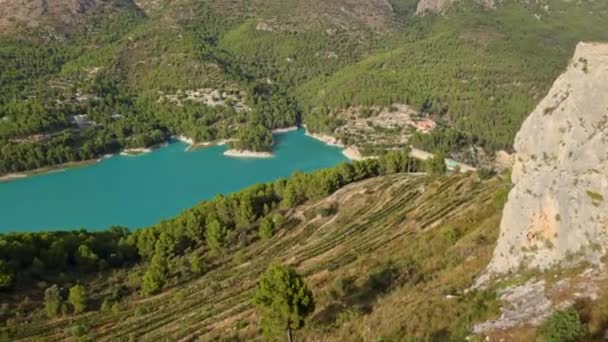Horní Pohled Guadalest Přehrady Krásné Krajiny Zelenomodrou Vodou Castel Guadalest — Stock video