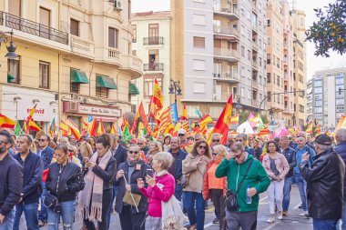 Valencia, İspanya - 25 Kasım 2023 Pedro Sanchez 'in politikasına karşı toplu protesto gösterisi
