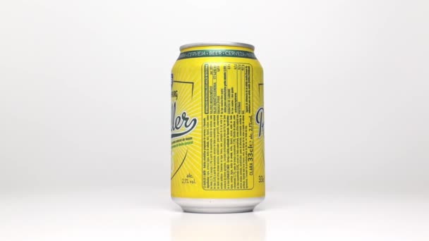 Lata Alumínio Cerveja Radler Fundo Branco Gira 360 Graus Limão — Vídeo de Stock