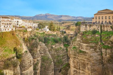 Ronda, İspanya - 06 Ocak 2024: Ronda kanyonu ve İspanya 'nın Endülüs kentindeki ünlü köy.
