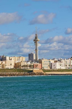 Cadiz, Endülüs, İspanya 'da bulutlu bir gökyüzü güneşli bir gün.
