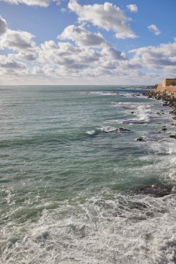 İspanya 'nın Cadiz kentindeki Campo del Sur kıyısında..