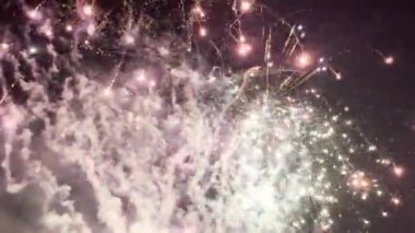 El Castillo de la Nit del Foc 2024 Las Fallas festivali sırasında Valencia Belediye Meydanı 'nda havai fişek gösterisi. Valencia, İspanya - 10 Mart 2024.