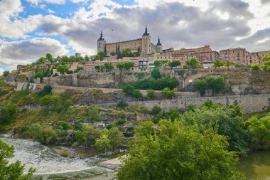 Toledo'daki alcazar Panoraması, İspanya.