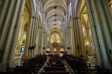 Toledo Katedrali 'nin (Santa Iglesia Katedrali Primada de Toledo) güzel bir iç mekanıdır. Toledo, İspanya - 30 Nisan 2024.