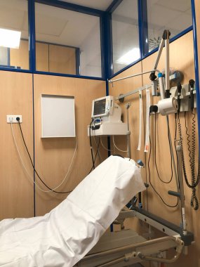 Doktorun muayenehanesinde ekipman. Valencia, İspanya - Haziran 06, 2024