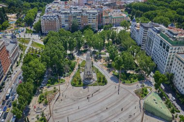 Madrid 'de Riu Oteli' nin çatısından İspanya meydanı görünüyor. Madrid, İspanya - 12 Haziran 2024.