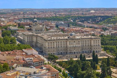 Hotel Riu 'nun çatısından Madrid' in panoramik manzarası. Madrid, İspanya - 12 Haziran 2024.